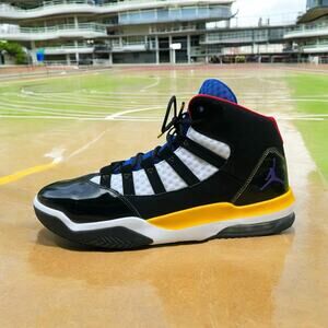 Nike Air Jordan Mens Max Aura Rivals Basketball Shoes Size 10.5